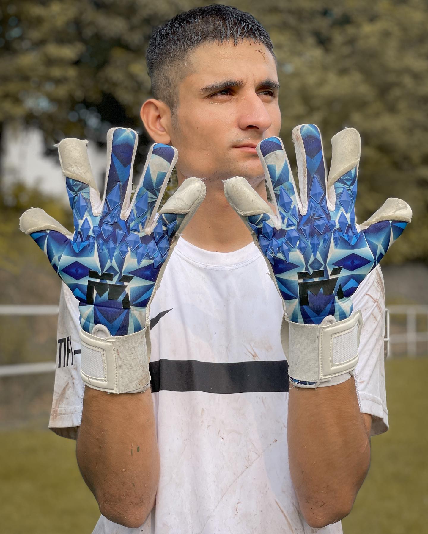 MK-GK Goalkeeper gloves best grip gloves football goalkeeper gloves